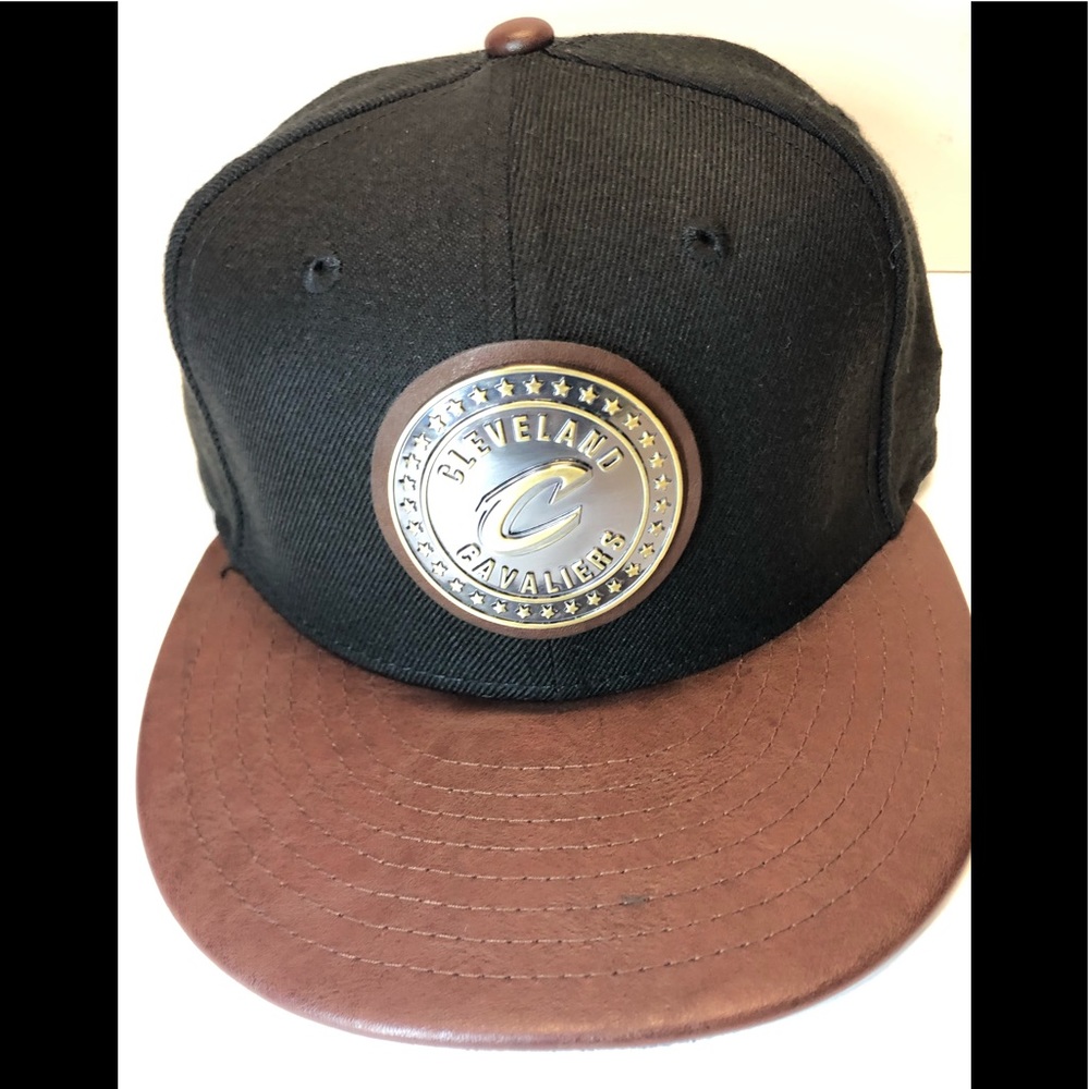 Cleveland Cavaliers black snapback hat new era